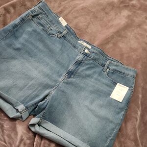 Levi's mid rise Blue denim Shorts